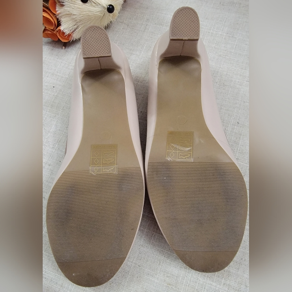 Journee Collection Heels 👠 - Beige - Size 7 - Picture 4 of 6